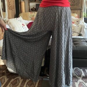 Harem pants. Elasticated top. Small but could also fit medium